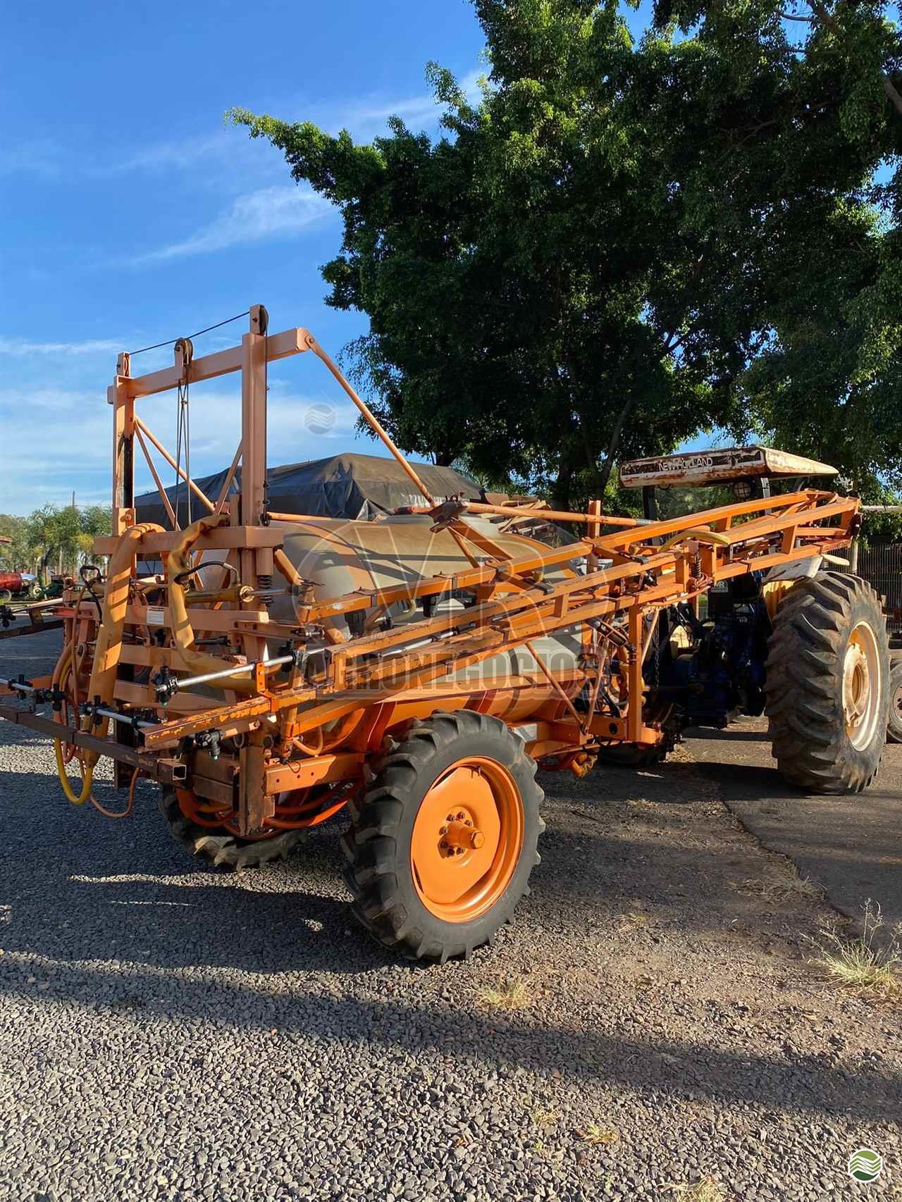 IMPLEMENTOS AGRICOLAS PULVERIZADOR ARRASTO VR Agronegócios ARAXA MINAS GERAIS MG
